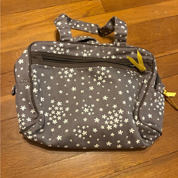 thirty-one Handbags - Thirty-One Lil Blossom Cosmetic/Toiletries Bag - Floral Bag